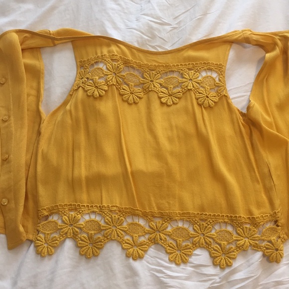 Mustard yellow button-back crochet cut-out tank - Picture 3 of 3